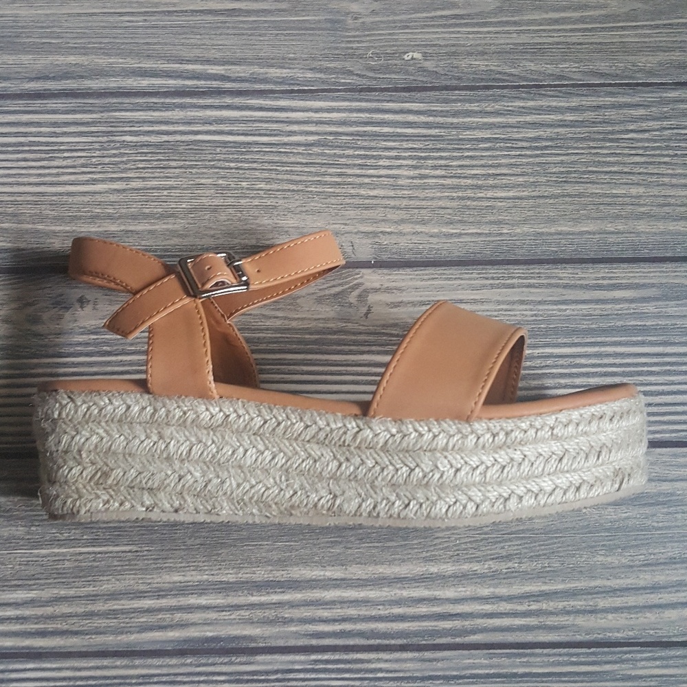 Tan Flatform Sandal - Picture 2 of 5